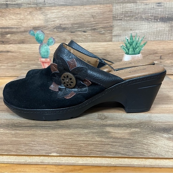 Thom McAn Women's Carine Black Suede Clogs Leather Flower 7.5 wide boho hippie - Picture 5 of 8